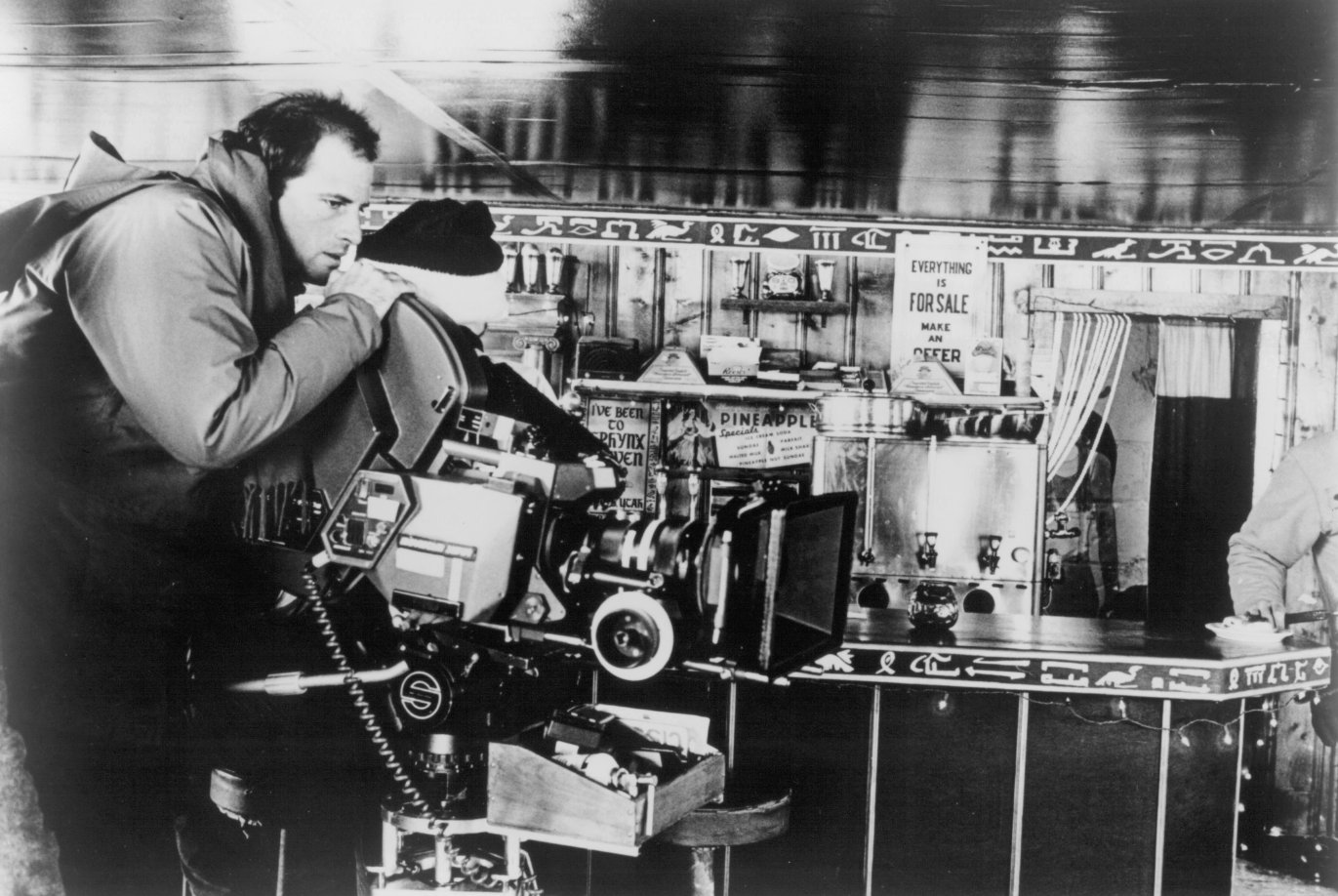 Фото - Майкл Хоффман: 1371x918 / 226 Кб