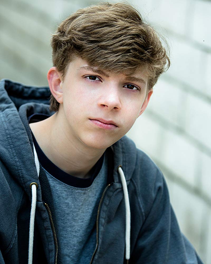 Фото - Гэбриэл Раш: 800x1000 / 97.59 Кб