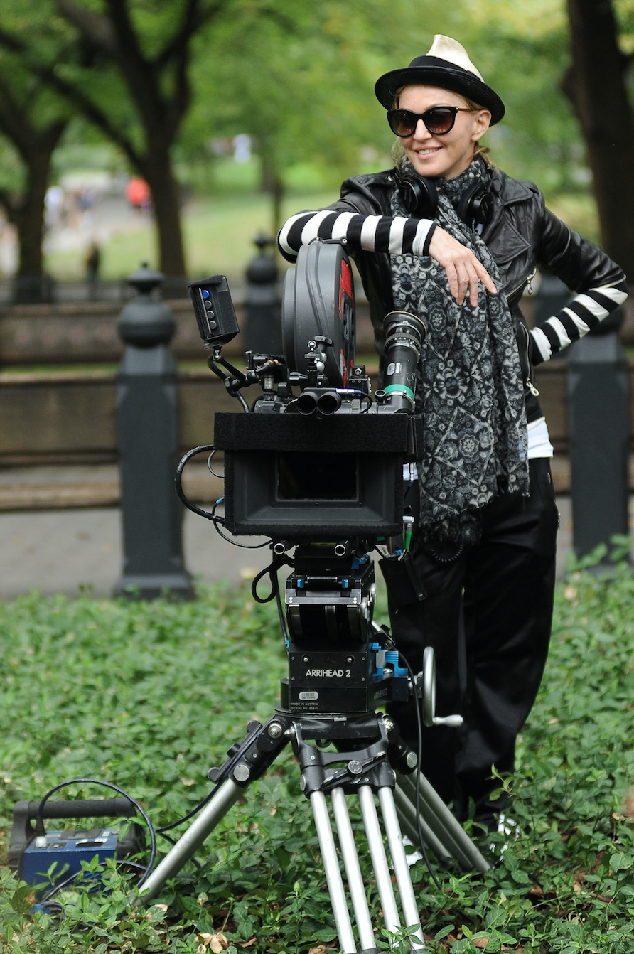 Фото - Мадонна: 892x1342 / 1797.55 Кб