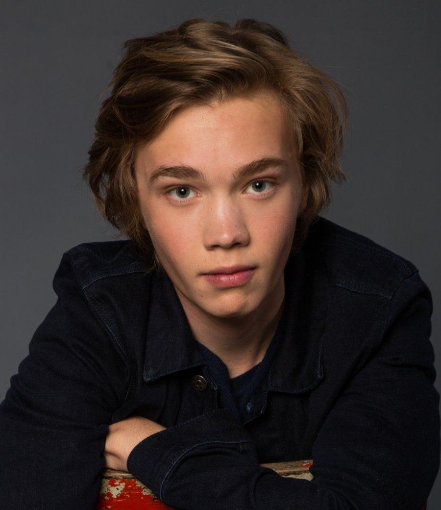 Фото - Чарли Пламмер: 864x1000 / 64.6 Кб