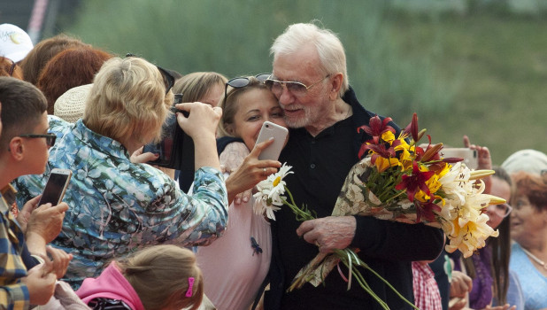 Фото - Виктор Мережко: 618x350 / 78.63 Кб