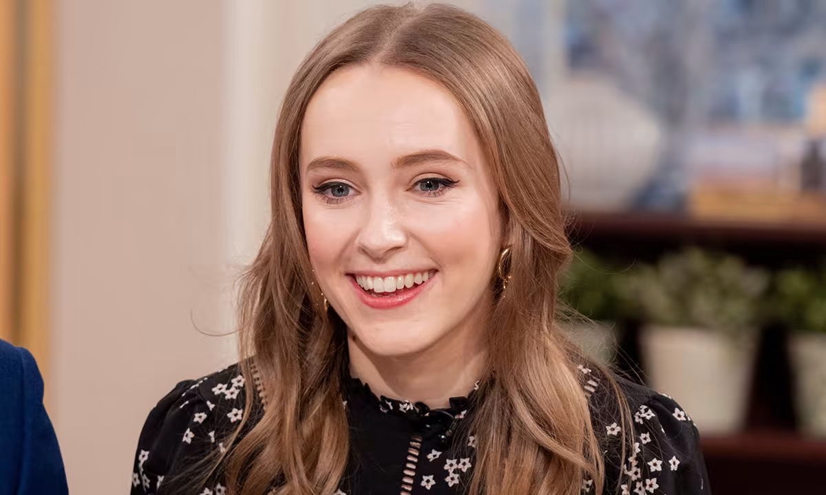 Фото - Роуз Эйлинг-Эллис: 1200x720 / 137.75 Кб