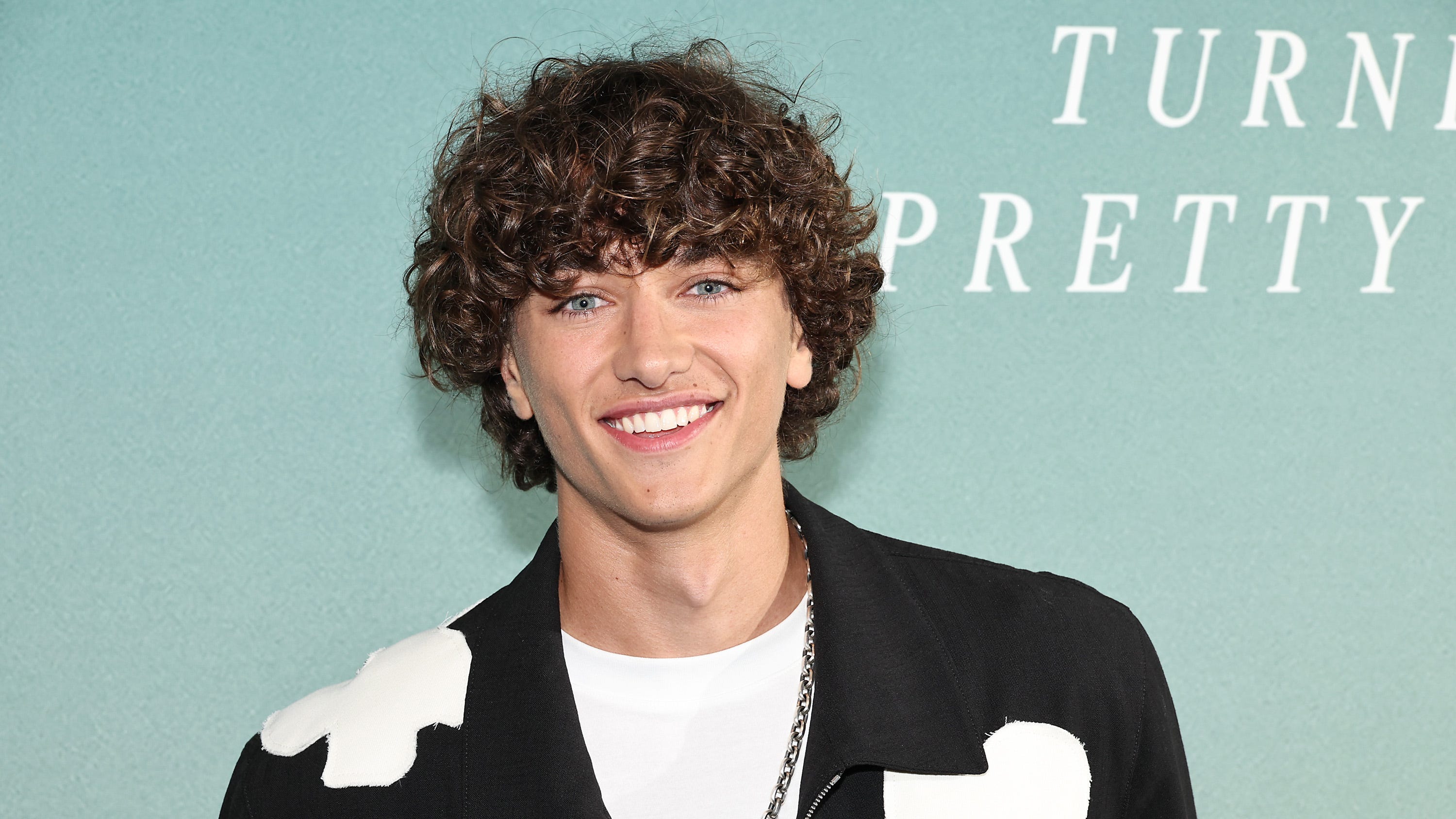 Фото - Гэвин Касалежно: 3000x1688 / 464.85 Кб