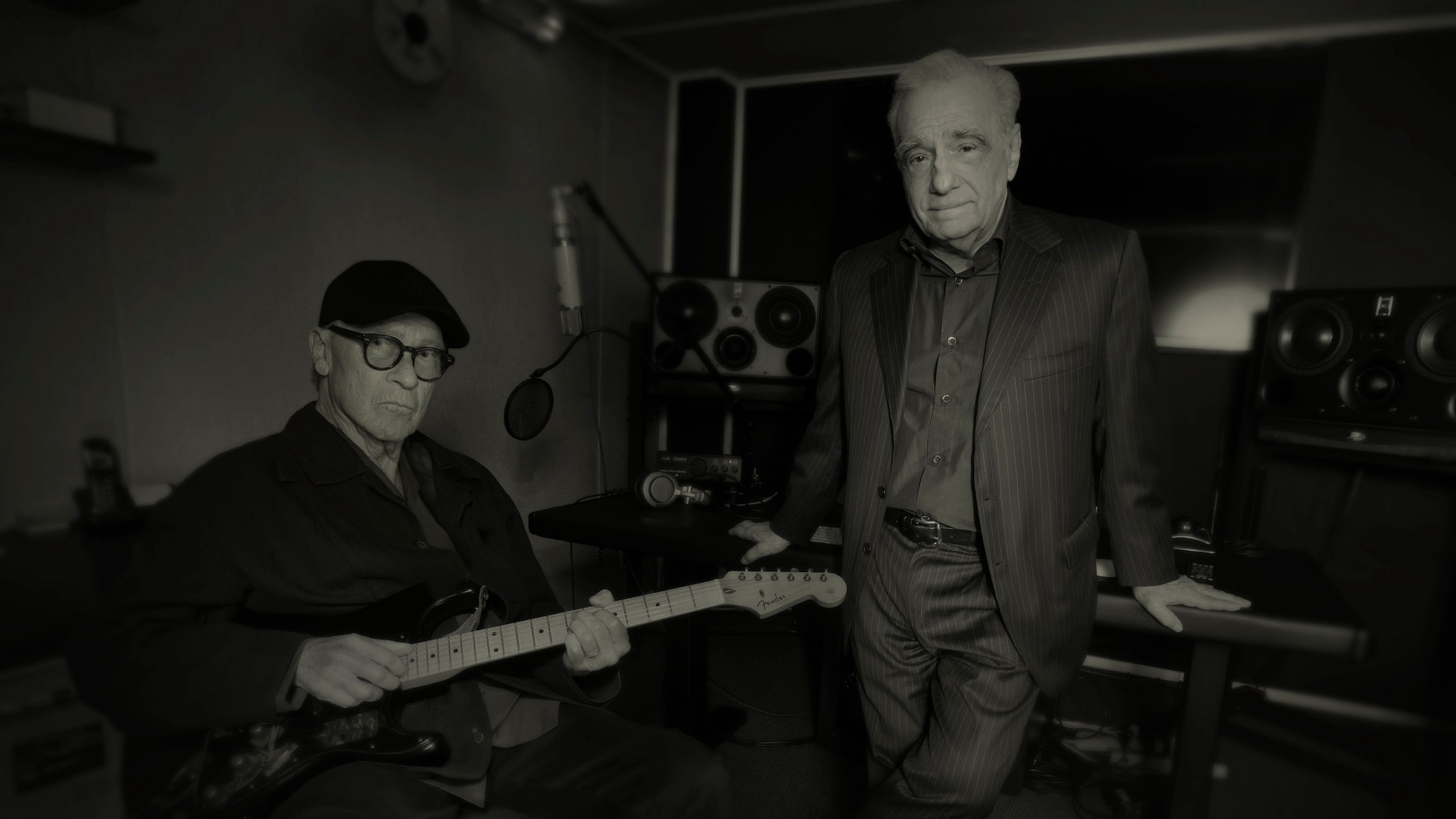 Фото - Робби Робертсон: 2133x1200 / 160.52 Кб