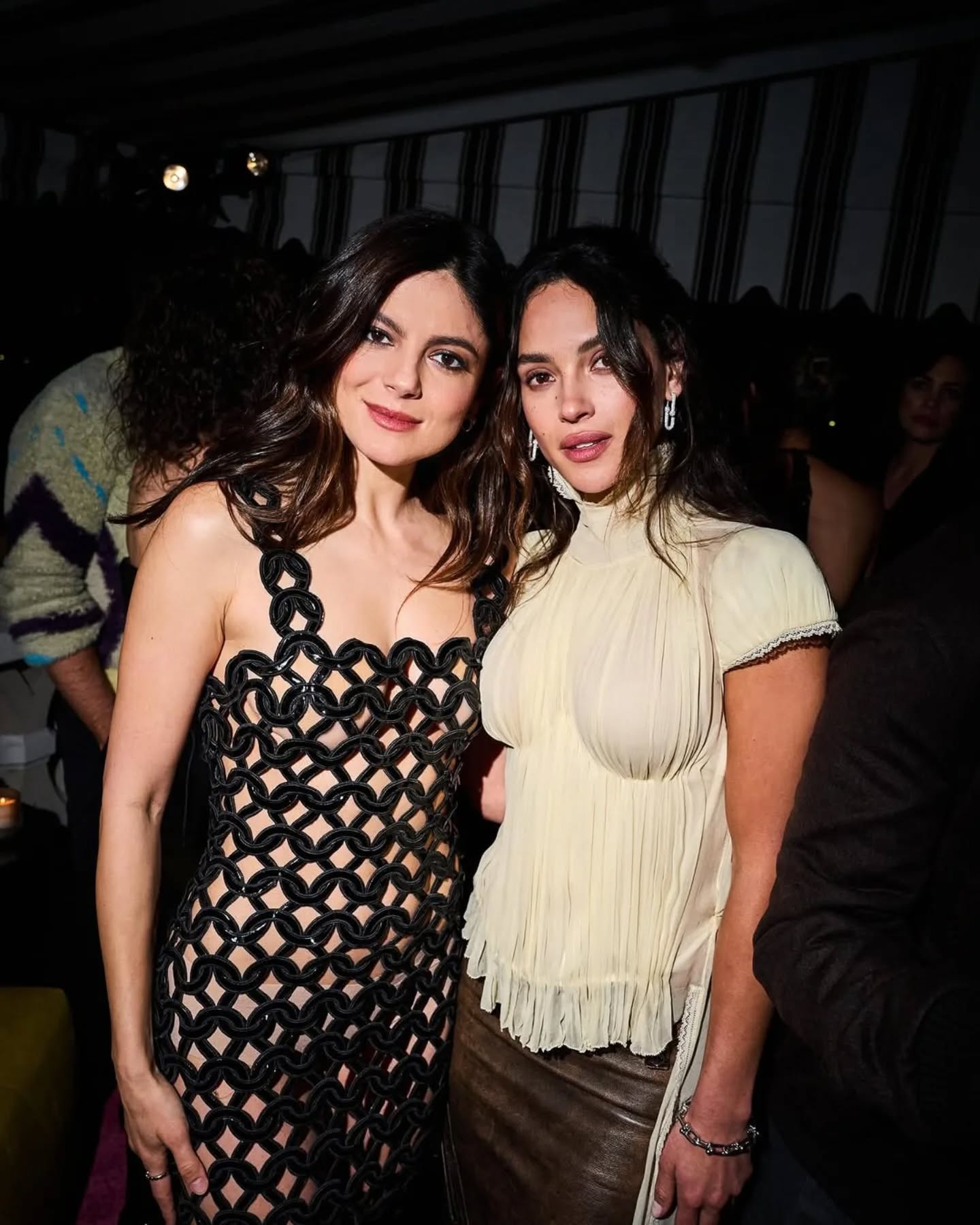 Фото - Моника Барбаро: 1440x1800 / 220.93 Кб