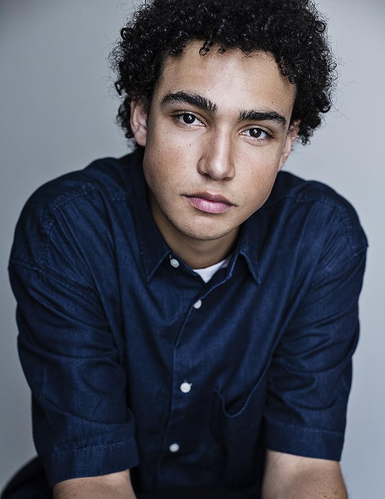 Фото - Арчи Мадекве: 791x1024 / 80 Кб