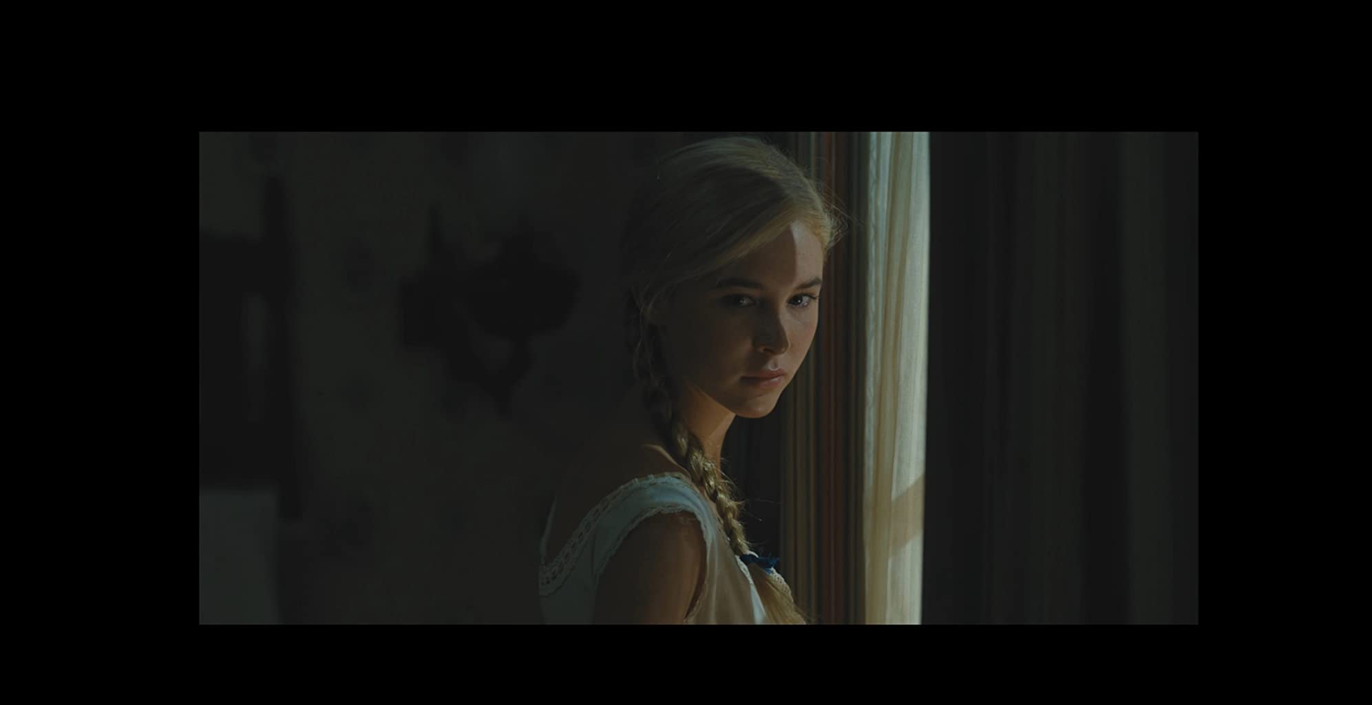 Фото - Изабель Мэй: 1993x1024 / 33 Кб