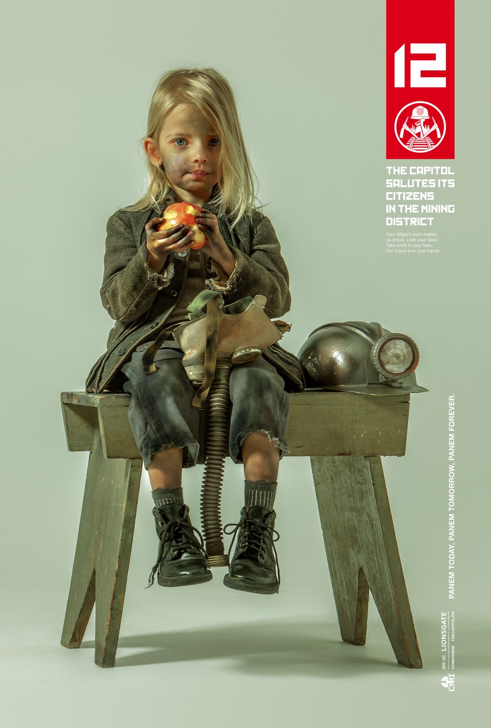 Постер - Голодные игры: Сойка-пересмешница. Часть 1: 1012x1500 / 261 Кб