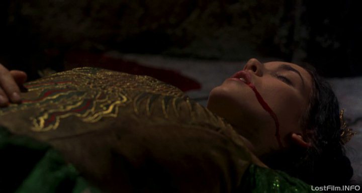 Кадр - Вайнона Райдер в фильме Дракула: 720x384 / 25Кб