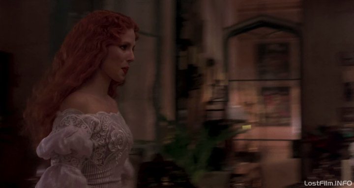 Кадр - Сэди Фрост в фильме Дракула: 720x384 / 27Кб