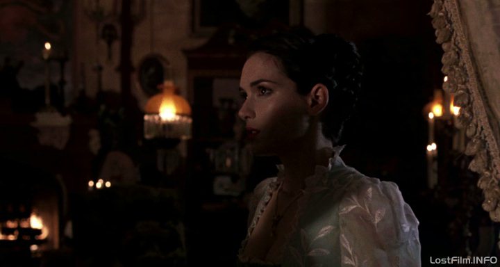 Кадр - Вайнона Райдер в фильме Дракула: 720x384 / 29Кб