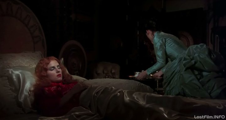 Кадр - Вайнона Райдер в фильме Дракула: 720x384 / 26Кб