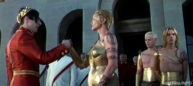 Кадр - Алан Камминг в фильме Тит - правитель Рима: 640x288 / 32Кб