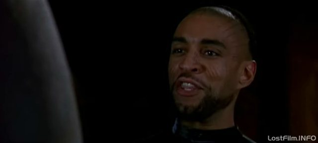 Кадр - Гарри Дж. Ленникс в фильме Тит - правитель Рима: 640x288 / 11Кб