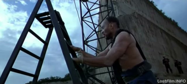 Кадр - Гарри Дж. Ленникс в фильме Тит - правитель Рима: 640x288 / 32Кб