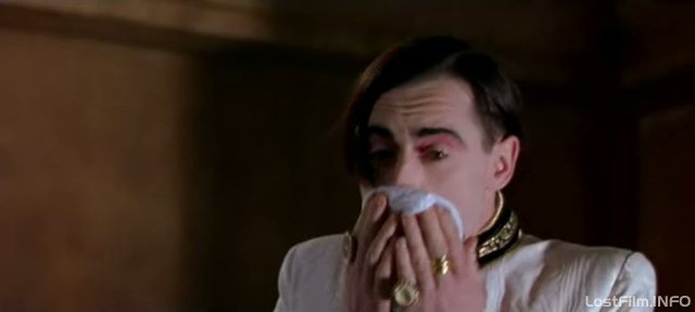 Кадр - Алан Камминг в фильме Тит - правитель Рима: 640x288 / 16Кб