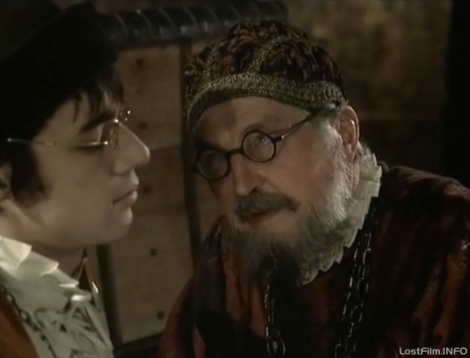 Кадр - Роджер Ллойд Пэк в фильме Гамлет: 672x512 / 34Кб