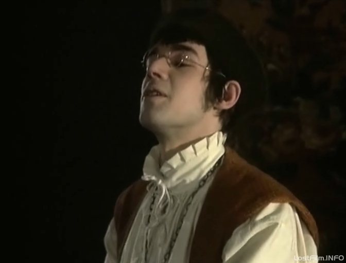 Кадр - Роджер Ллойд Пэк в фильме Гамлет: 672x512 / 24Кб