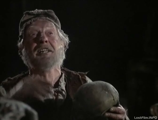 Кадр - Роджер Лайвси в фильме Гамлет: 672x512 / 25Кб