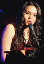 Үйдегі шұлықтағы порно