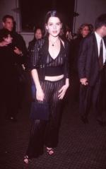 Нив Кэмпбелл: 252x400 / 17 Кб