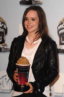Фото - 2008 MTV Movie Awards: 266x400 / 24 Кб