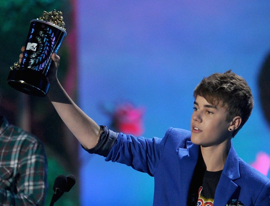 Фото - 2011 MTV Movie Awards: 932x711 / 104 Кб