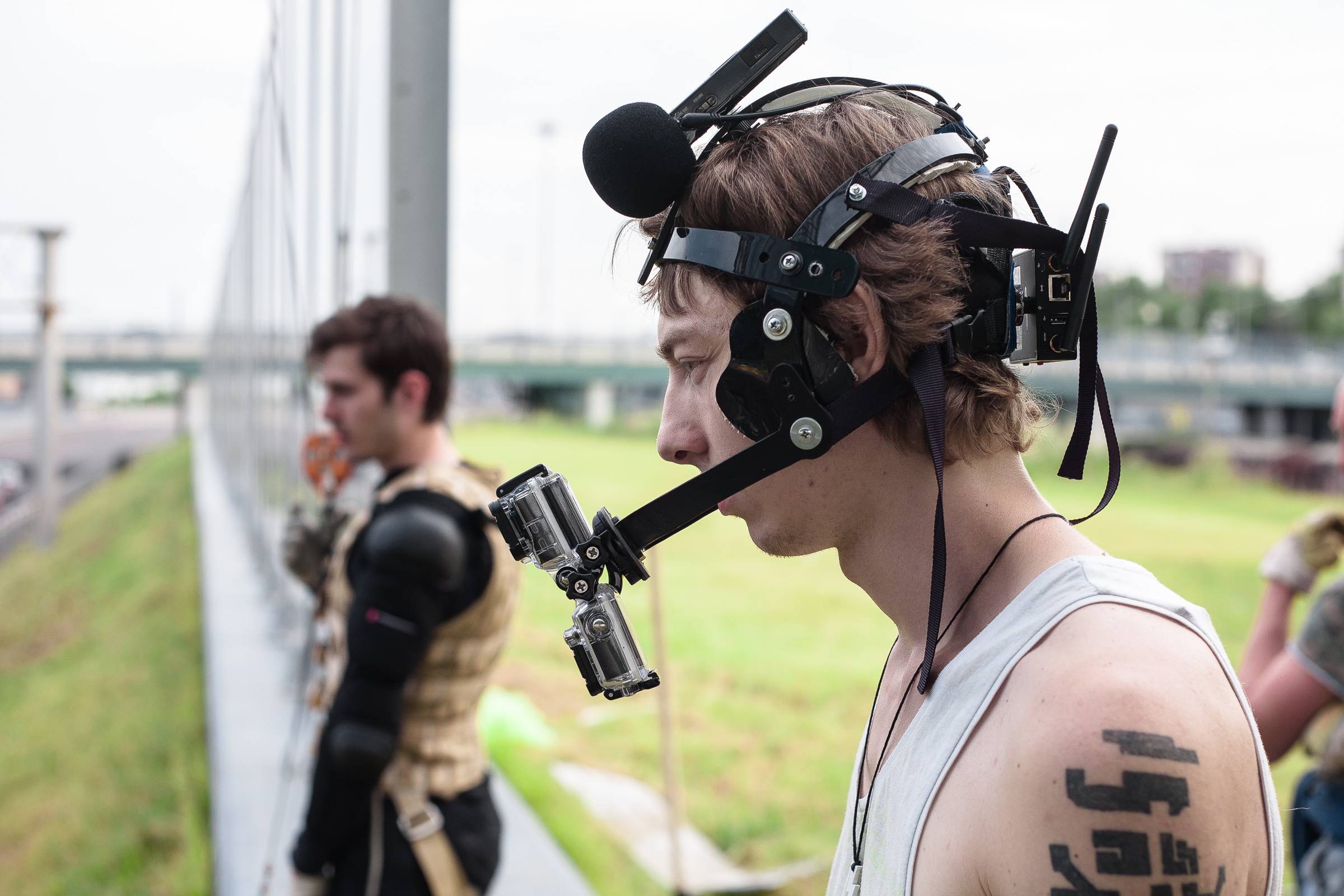 Камера на лоб для съемки. Съемка видео от первого лица. Экшн камера gopro. Крепление для экшн камеры в зубы. Съемка видео от первого лица.