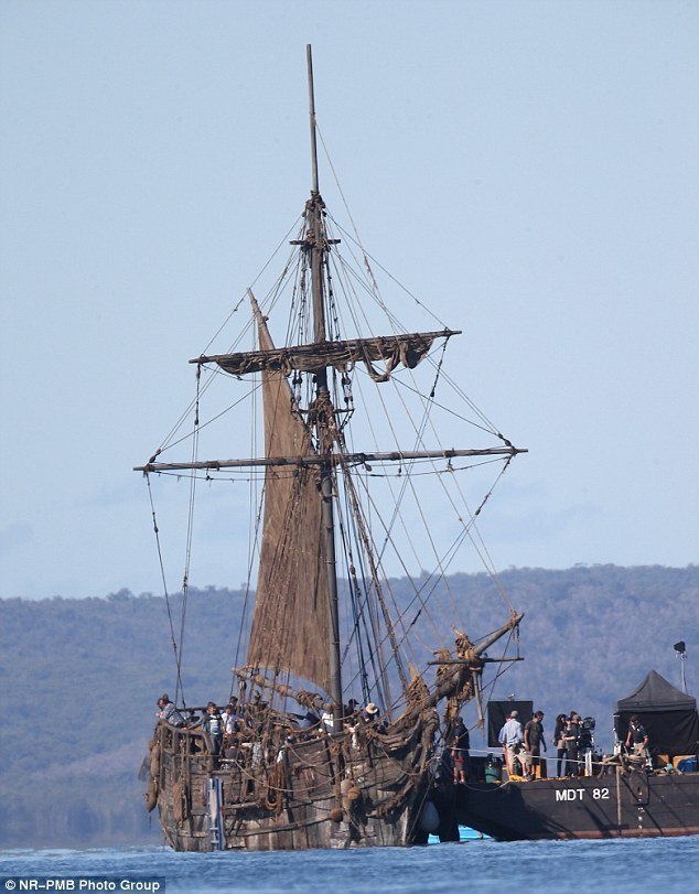 Фото - Пираты Карибского моря: Мертвецы не рассказывают сказки: 634x811 / 94.34 Кб