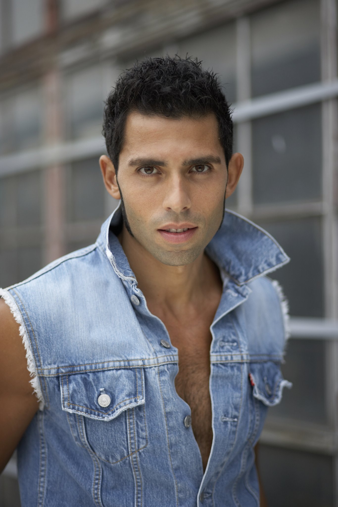 Фото - Dani Jazzar: 1366x2048 / 290 Кб