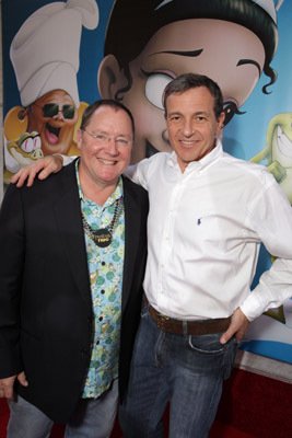 Фото - Роберт А. Айгер: 267x400 / 23 Кб