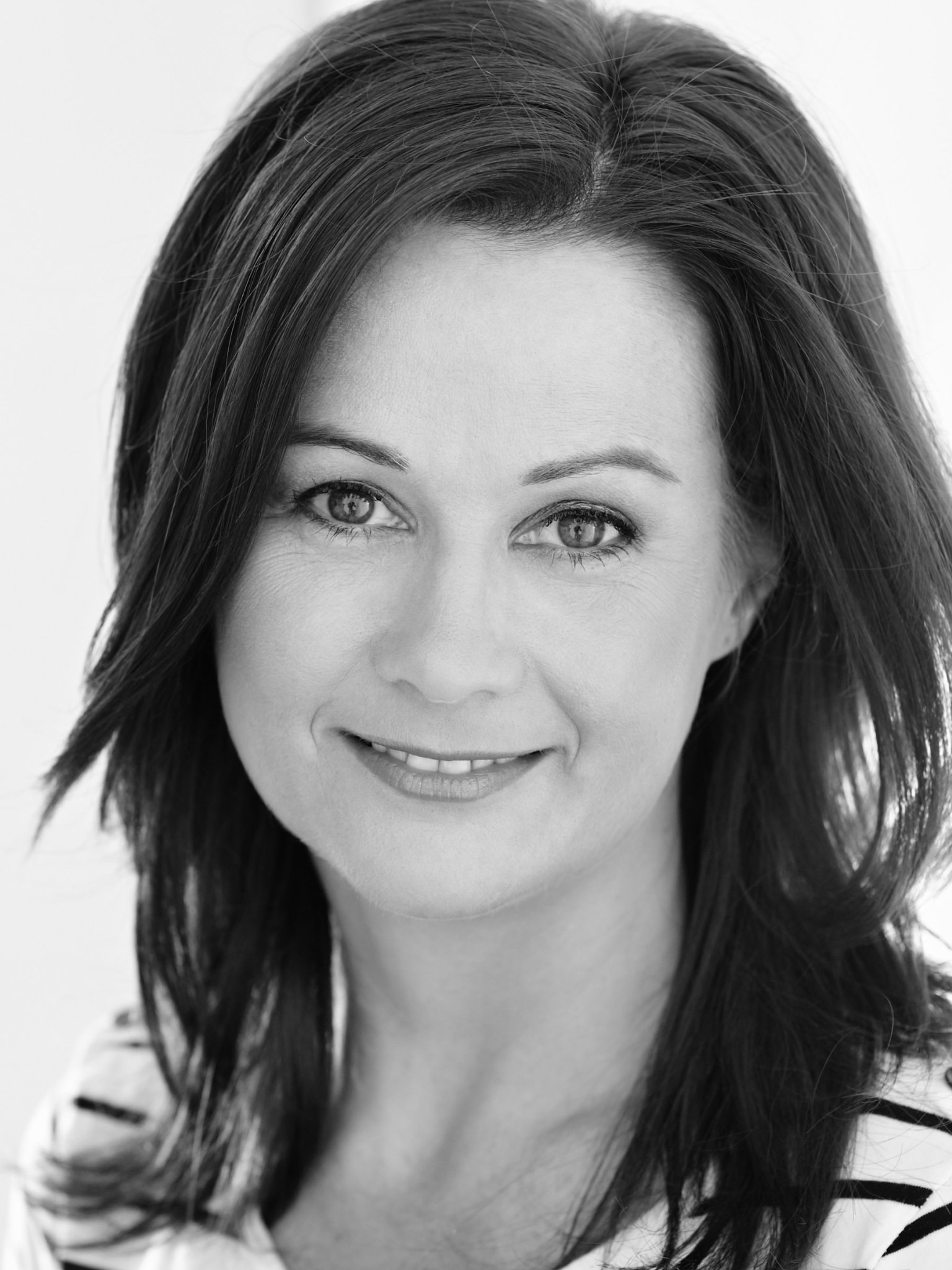 Lisa h. Лиза н. Лиза нишима. Лиза шай ноги. Лиза кангелози.